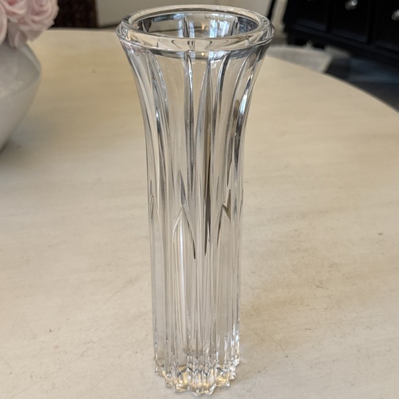 Mikasa Tall Crystal Flower Vase - Flared Neck - 9 7/8 inches - Picture 3 of 7